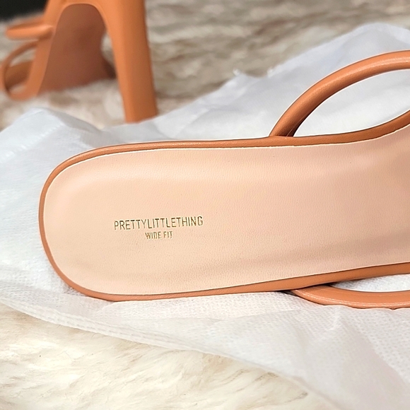 2 pairs "Pretty Little Thing" heels / size 7wide NEW - Picture 5 of 8